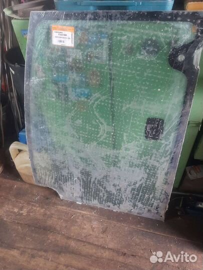 Стекло от трактора