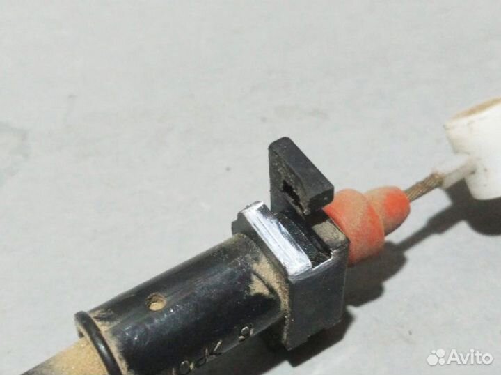 Тросик открывания двери задний правый Ford Focus