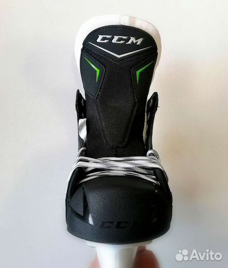 Коньки новые ccm ribcore 76k