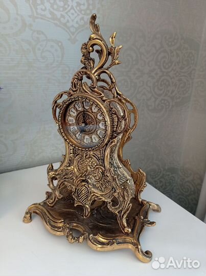 Бронзовые каминные часы