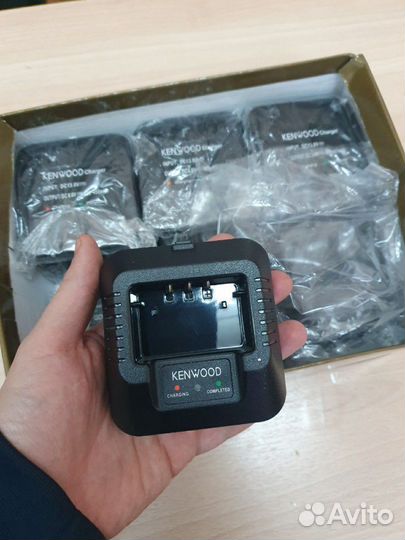 Зарядное устройство Kenwood TK-F8 и TK-UVF8