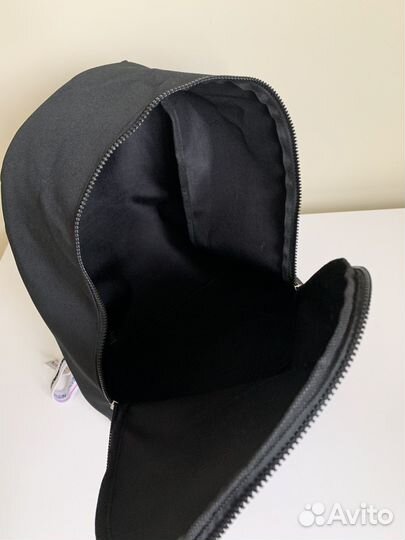 Стильный и вместительный рюкзак Calvin Klein