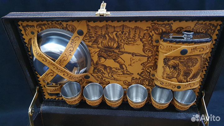 Подарочный набор для пикника в кейсе #2