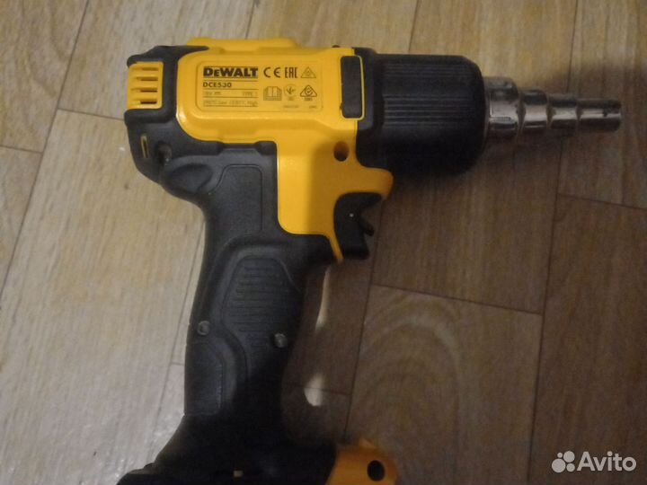 Фен строительный аккумуляторный DeWalt