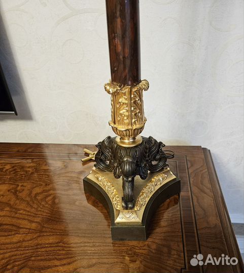 Лампа настольная