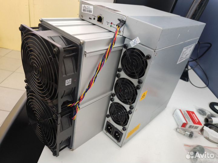 Asic майнер Bitmain Antminer S19