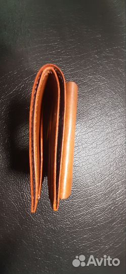 Кожаный кошелёк с внешней моетницей