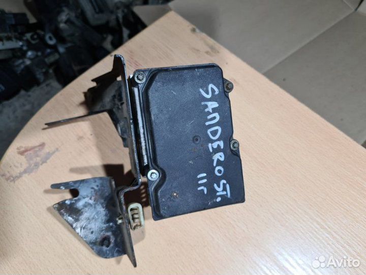 Блок ABS Renault Sandero 2010
