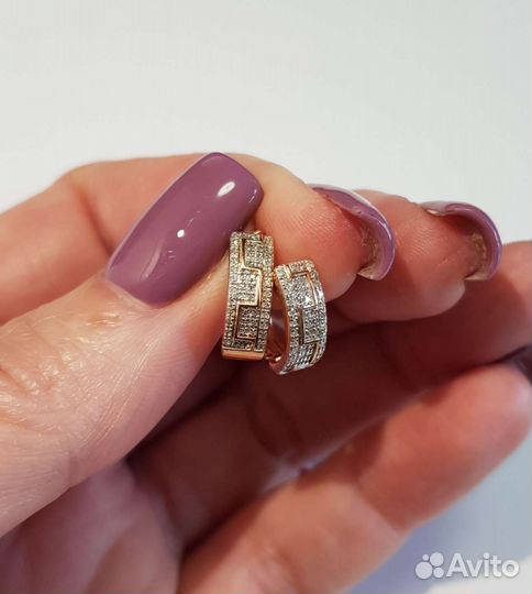 Золотые серьги с бриллиантами