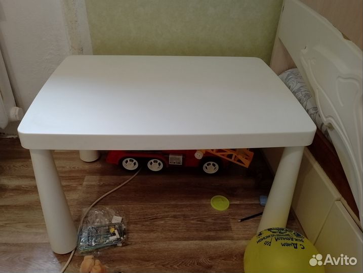 Детский столик и стульчик IKEA