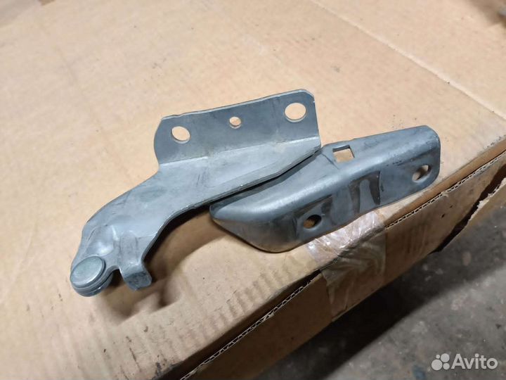 Петля капота citroen