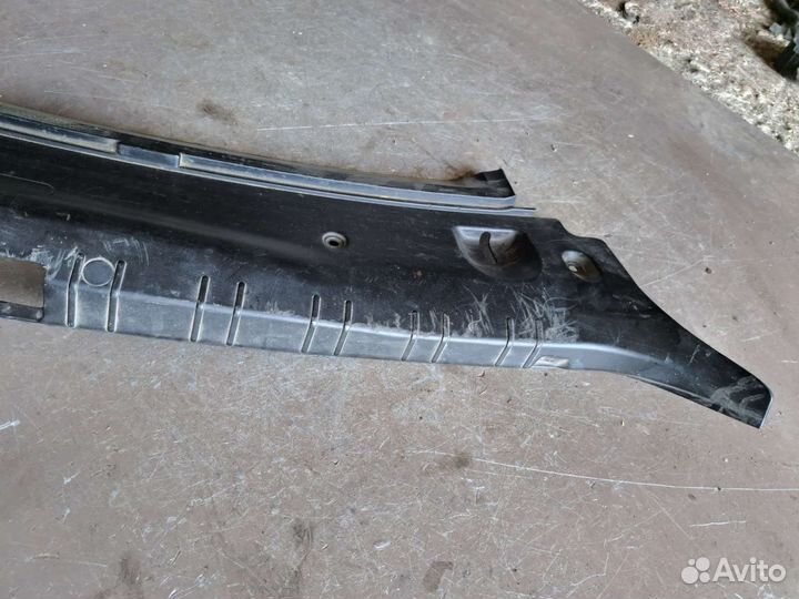 Накладка замка багажника BMW E60