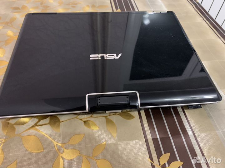 Ноутбук asus