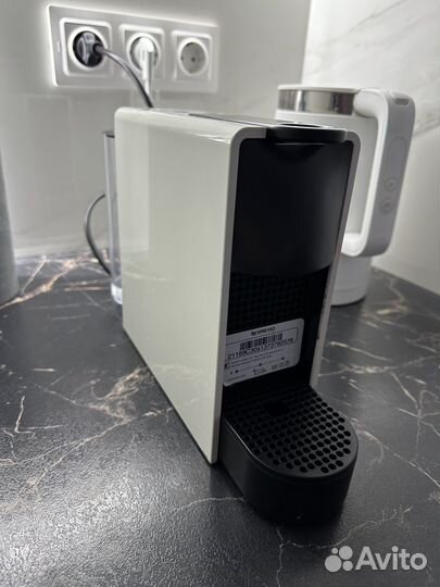 Кофемашина nespresso essenza mini