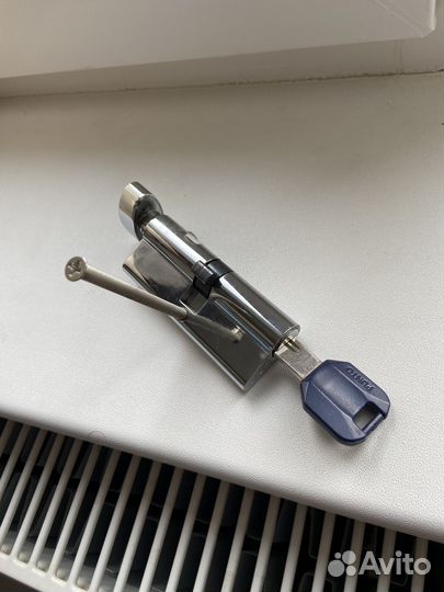 Замок дверной бу