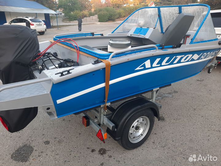 Моторная лодка