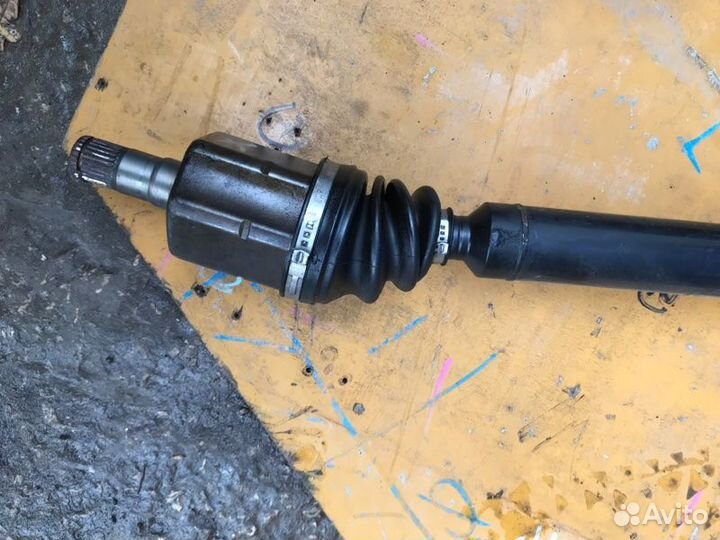 Привод передний правый Volkswagen Passat B6 2006