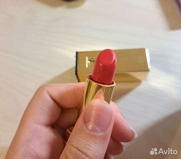 Помада yves sent lauren 50 тон