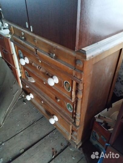 Старый комод