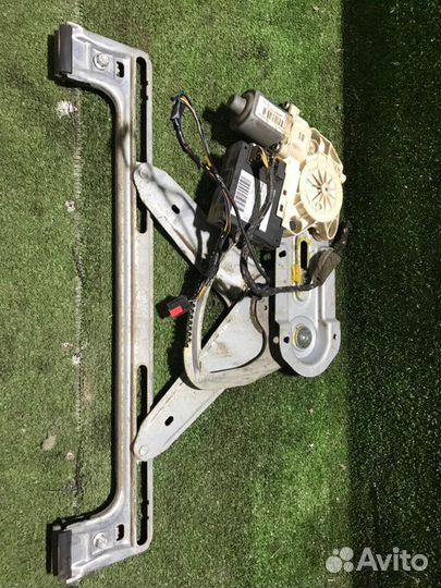 Стеклоподъемник задний левый Ford Focus 2 qqdb