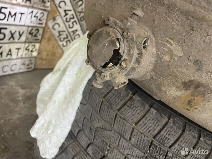 Газовый балон и редуктор в авто