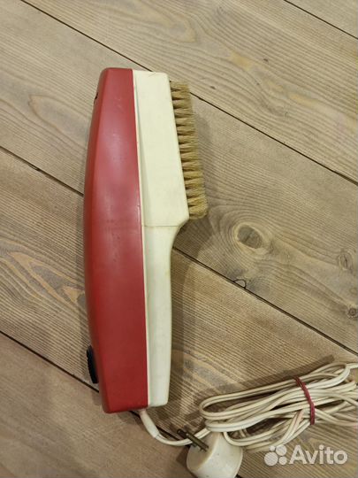 Электрощетка- пылесос Ветерок-3