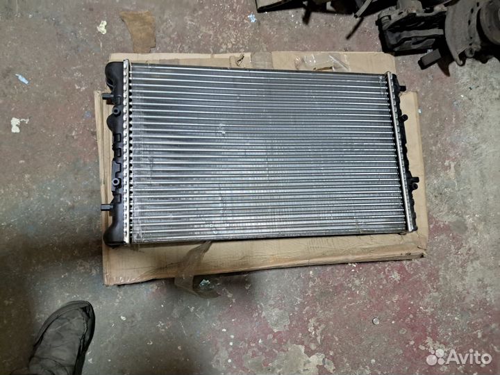 Радиатор новый для Skoda Fabia оригинал