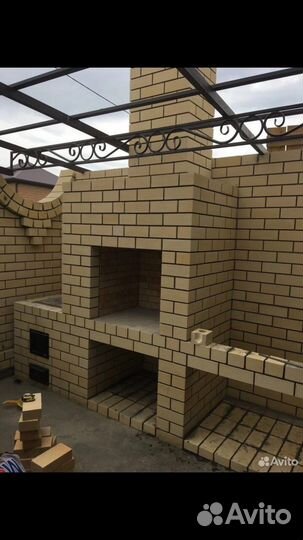 Строительная бригада каменьщики