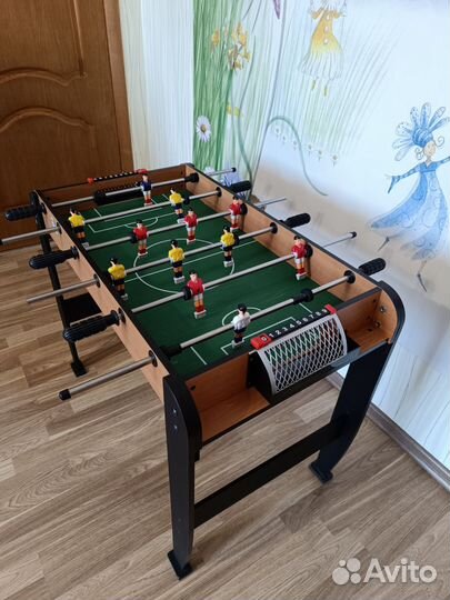 Настольный футбол (кикер)