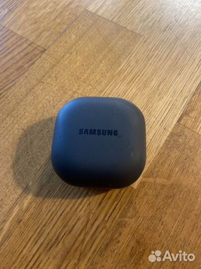 Беспроводные наушники samsung Sound by AKG