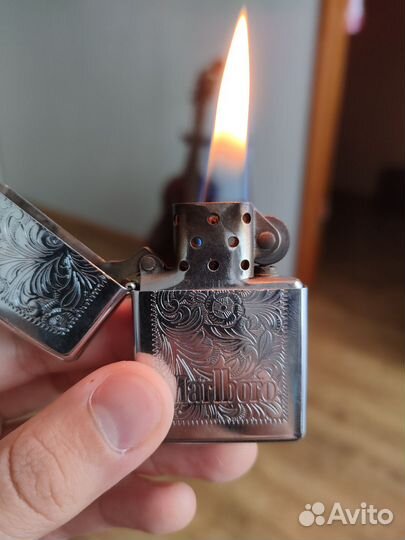 Зажигалка Zippo Venetian Marlboro 2000 года