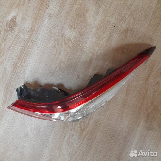 Фонарь наружный правый Toyota Camry 70 2018-2021