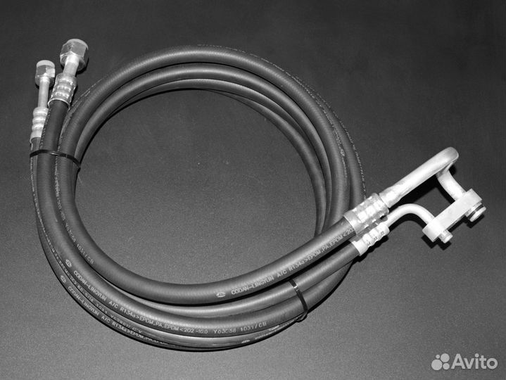 Mitsubishi Pajero 4/3 шланги заднего кондиционера