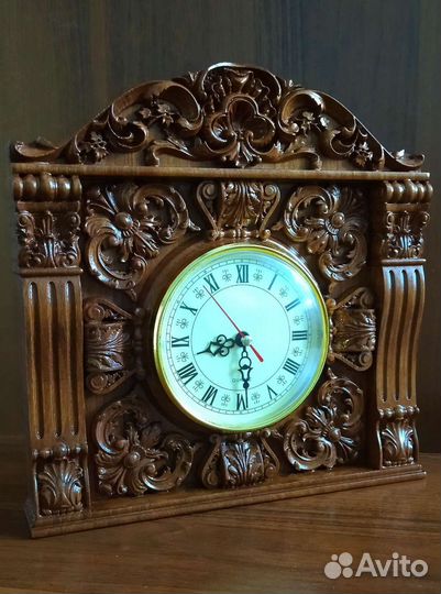 Часы настольные деревянные