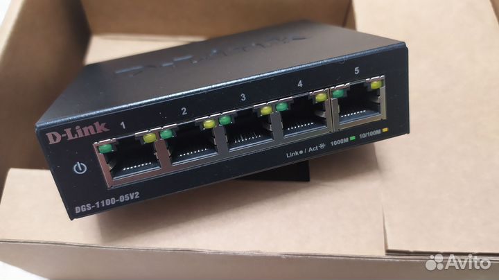 Коммутатор D-Link DGS-1100-05V2