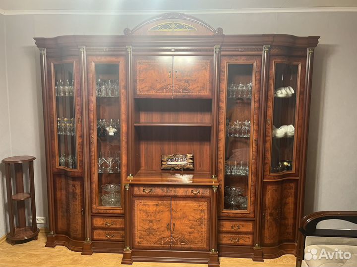 Стенка в гостиную