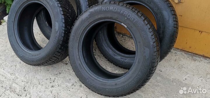 Gislaved NordFrost 100 SUV 215/65 R16 102T