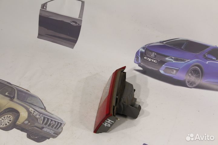 Фонарь крышки багажника задний правый Honda Accord