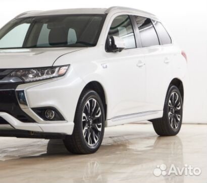 В разборке Mitsubishi Outlander 3 2018
