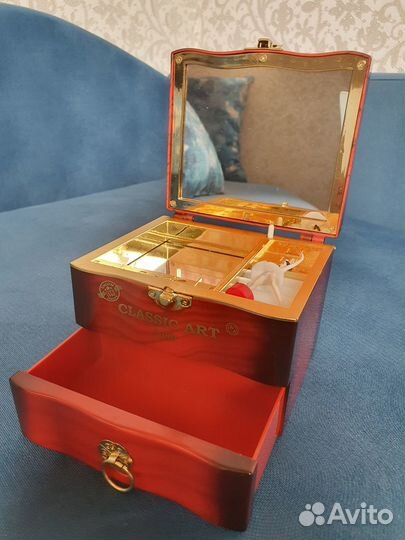 Музыкальная шкатулка