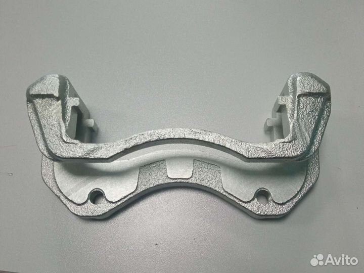 Скоба суппорта для Mitsubishi