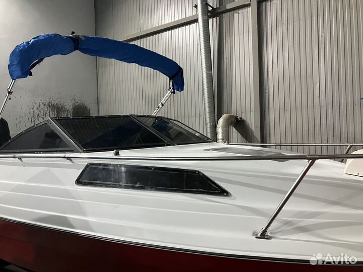 Катер с каютой