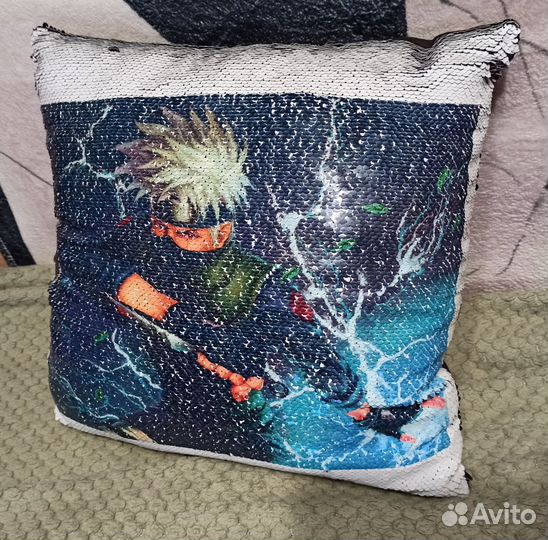 Подушка с пайетками Какаши Хатаке