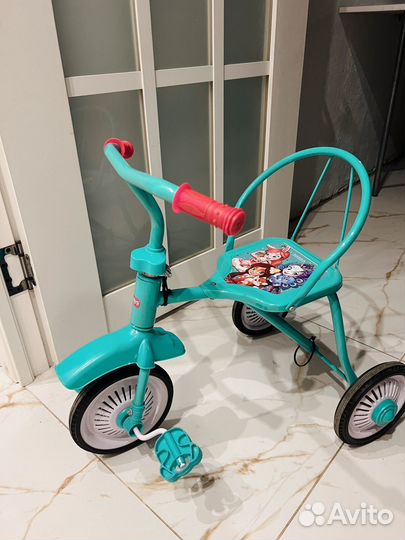 Детский велосипед трехколесный