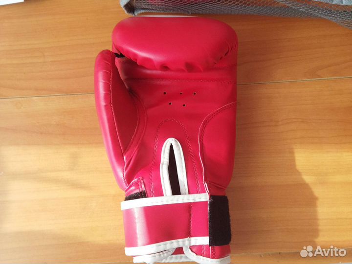 Боксерские перчатки green hill 10 oz