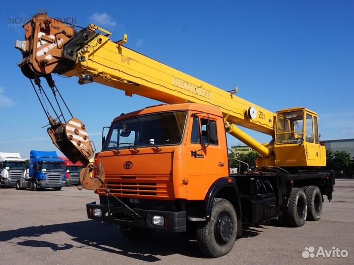 Автокран 25-14 тонн