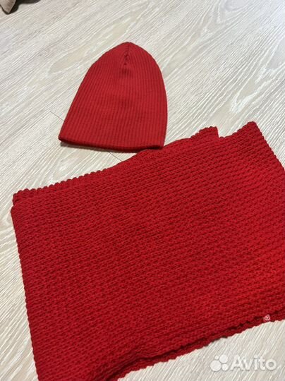 Женский шарф, шапка и перчатки