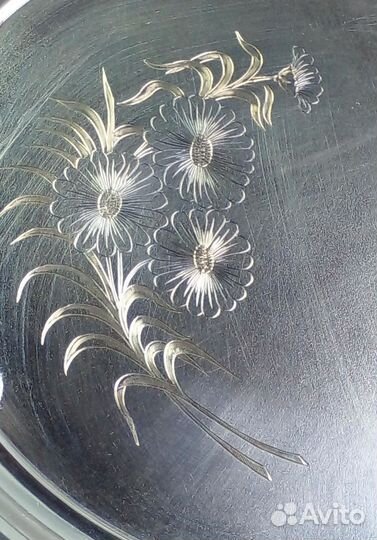 Серебряный поднос
