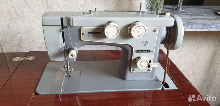 Швейная машина Подольск 142