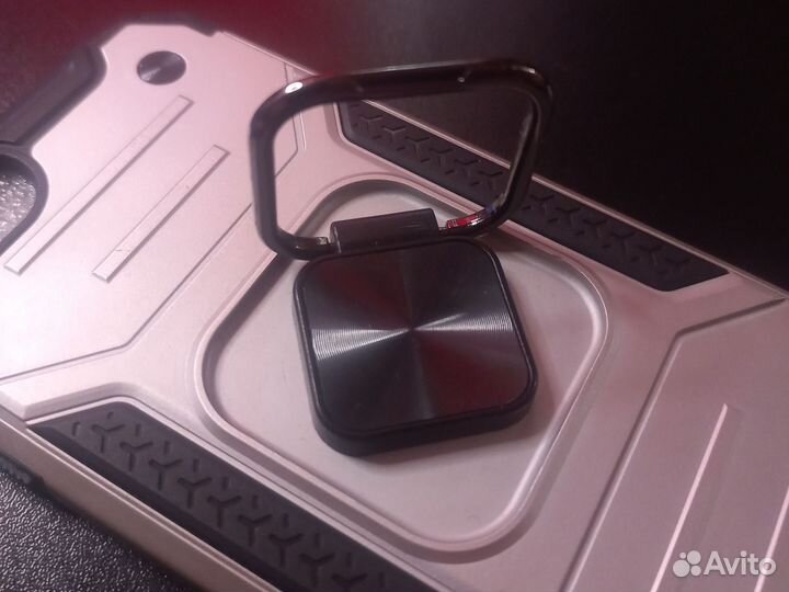 Чехлы на iPhone SE 2016